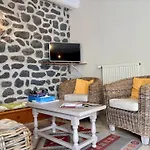 Inclus Avec Terrasse, Jardin Et Parkings, Proche Puy-en-velay Et Chemins De Randonnee. - Fr-1-582-323 Seneujols