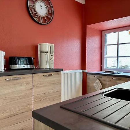 بيت للعطل Inclus Avec Terrasse, Jardin Et Parkings, Proche Puy-en-velay Et Chemins De Randonnee. - Fr-1-582-323 *