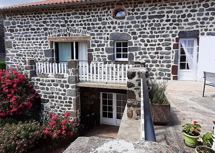 Holiday home Inclus Avec Terrasse, Jardin Et Parkings, Proche Puy-en-velay Et Chemins De Randonnee. - Fr-1-582-323