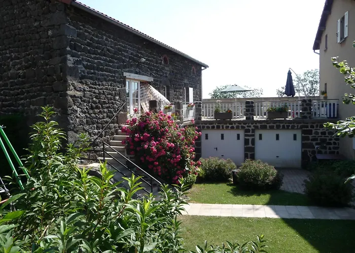 Inclus Avec Terrasse, Jardin Et Parkings, Proche Puy-en-velay Et Chemins De Randonnee. - Fr-1-582-323 Seneujols