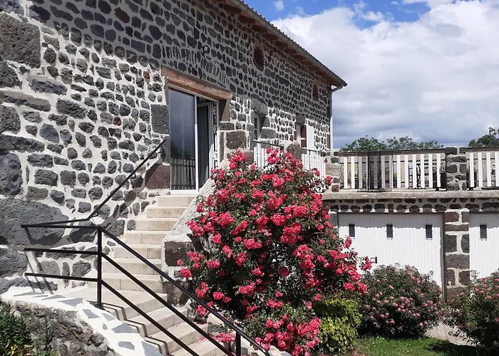 Holiday home Inclus Avec Terrasse, Jardin Et Parkings, Proche Puy-en-velay Et Chemins De Randonnee. - Fr-1-582-323